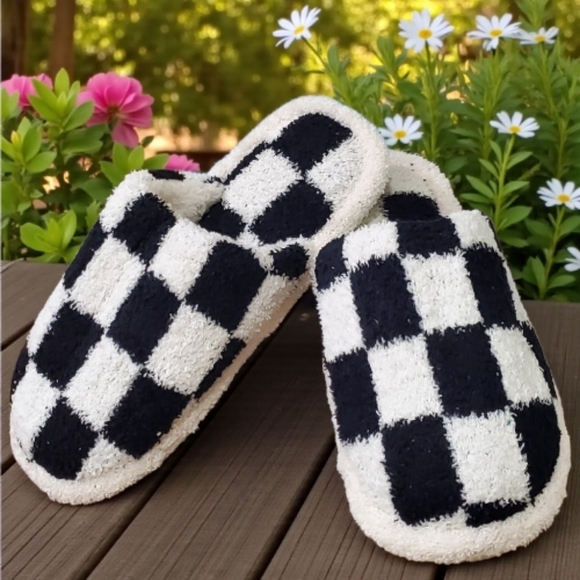 Shoes - No Place Like Home Slippers
